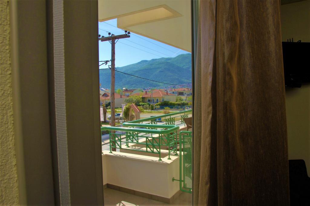 Alexander Inn Stavros  Luaran gambar