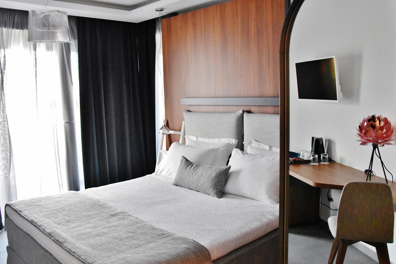 Alexander Inn Stavros  Luaran gambar