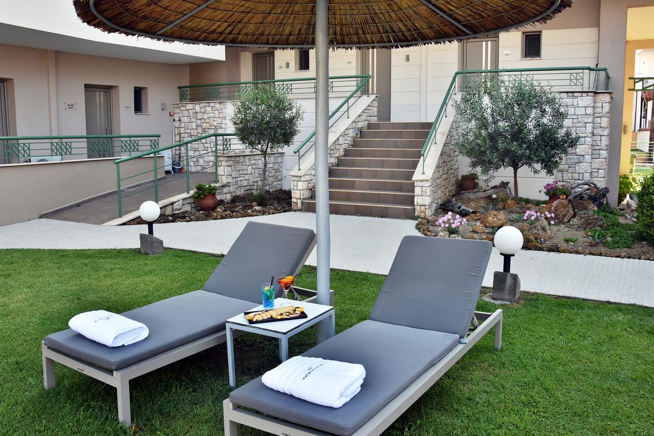Alexander Inn Stavros  Luaran gambar