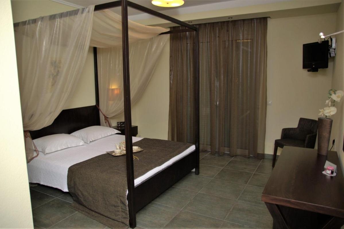 Alexander Inn Stavros  Luaran gambar