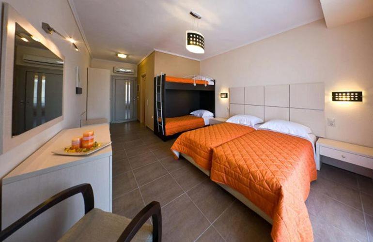 Alexander Inn Stavros  Luaran gambar
